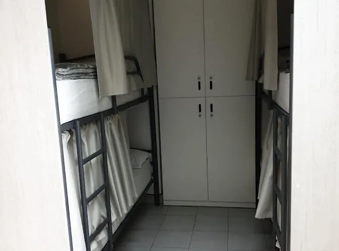 Porta Real No Bike Storage ホステル